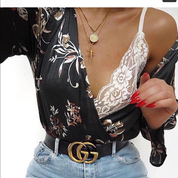 🎉HP🎉🆕Black Floral Faux Wrap Top - Picture 3 of 4